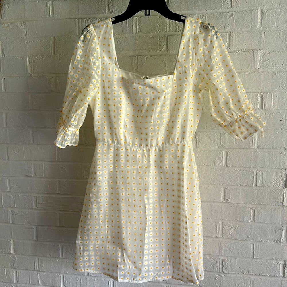 Mi Ami Size Small White Sheer Daisy Dress NWOT